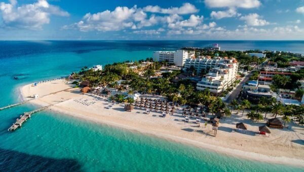 Isla Mujeres Catamaran Pleasure Tour - Imagen 2