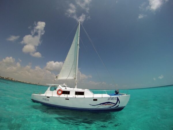 Isla Mujeres Catamaran Pleasure Tour - Imagen 5