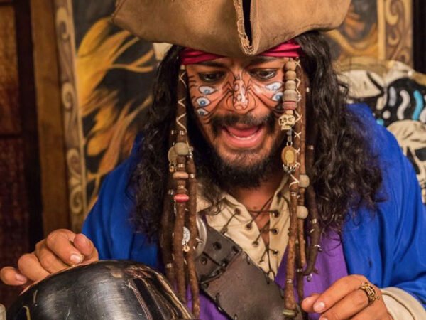 Capitan Hook Tour Dinner - Open Bar & Show - Imagen 8