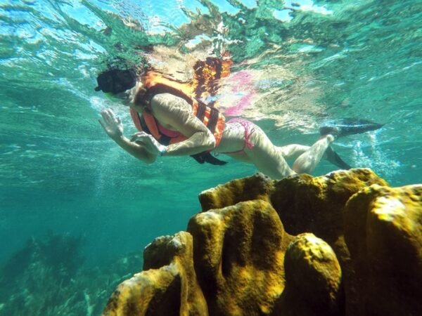 Isla Mujeres Catamaran Pleasure Tour - Imagen 6